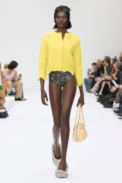 Look 12